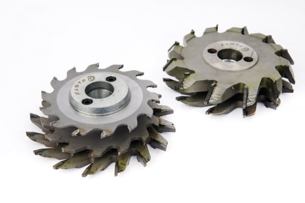 Dao-phay-do-nhom-PMA-chia-khung-3-tang-180121-4-600x400