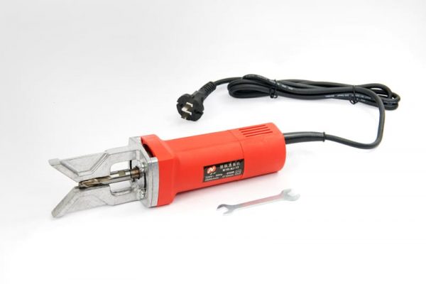 May-lam-sach-goc-ngoai-cua-nhua-180121-1-600x400