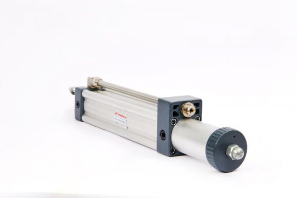 Piston-dau-khi-may-cat-nhom-180121-7-600x400