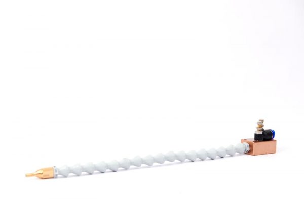 Voi-phun-dau-lam-mat-180121-1-600x400